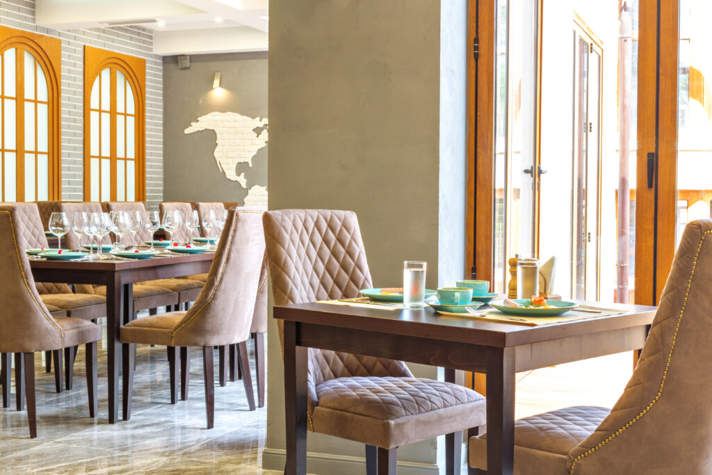 served table in restaurant
